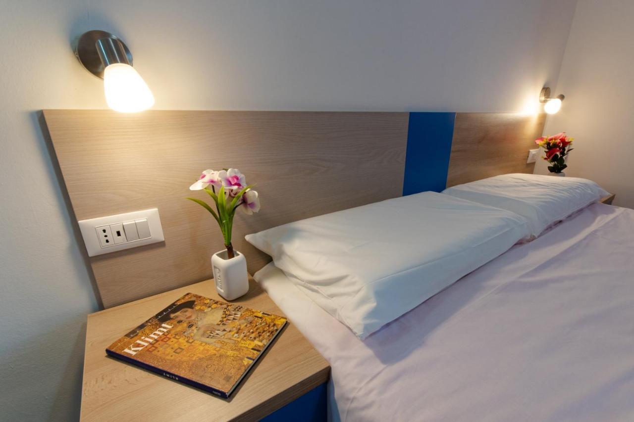 Bed & Blu Hotel La Caletta Exterior photo