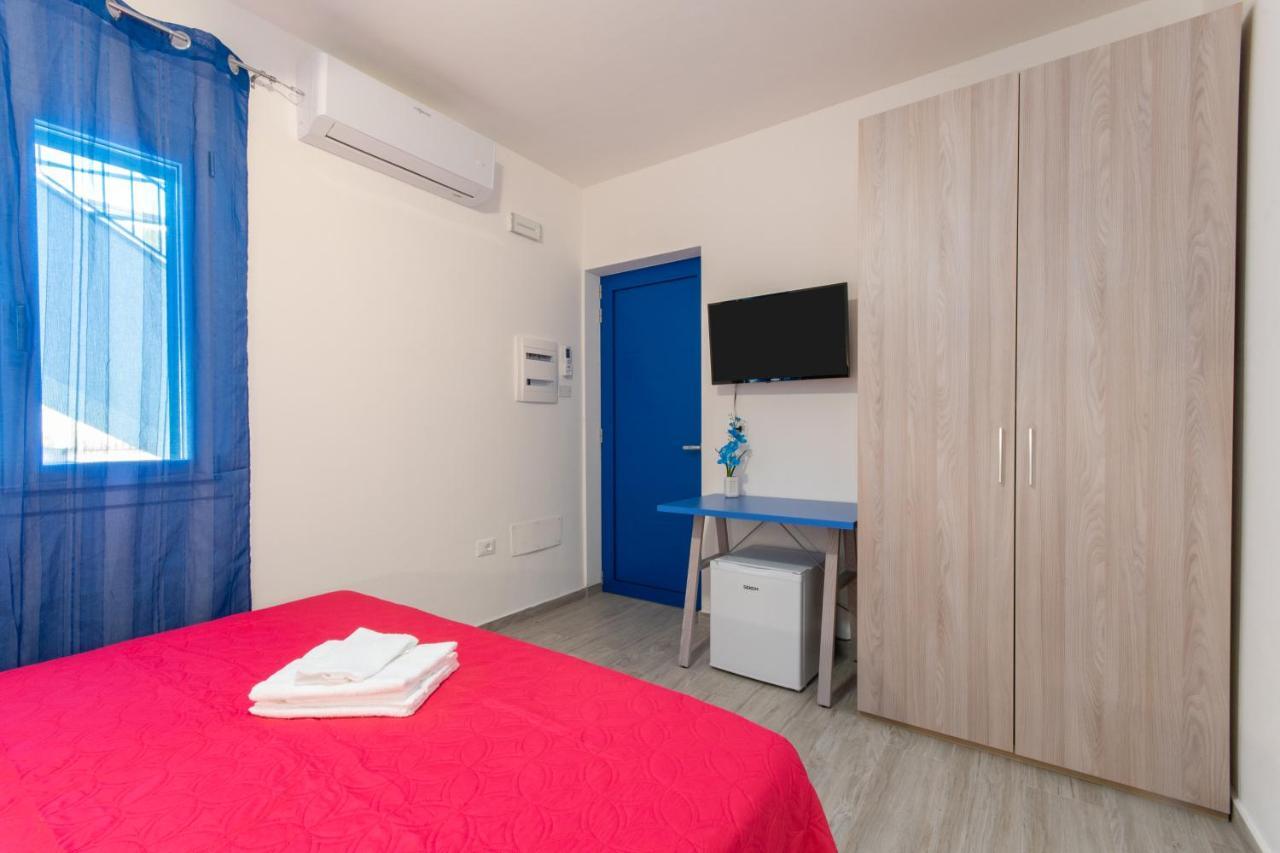 Bed & Blu Hotel La Caletta Exterior photo